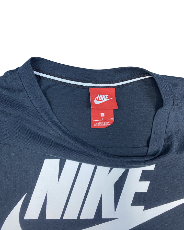 Nike Women's Logo Graphic T-Shirt (Large)