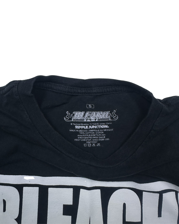 Bleach Ichigo Anime Graphic T-Shirt (small)