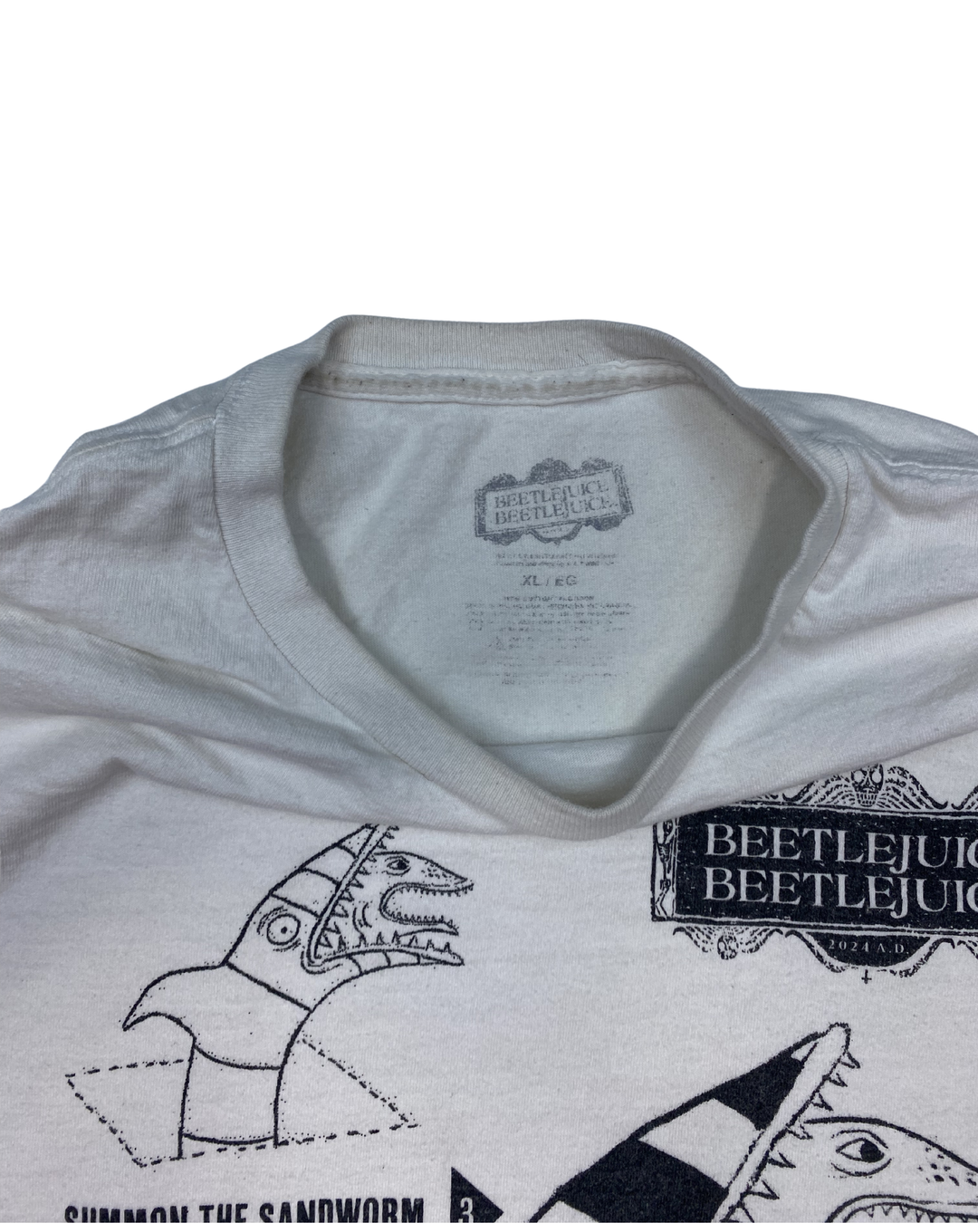 Beetlejuice Beetlejuice "Summon the Sandworm" Graphic T-Shirt (XL)