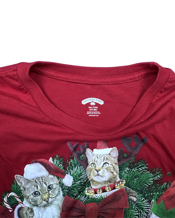 Holiday Times Christmas Cats Wreath Graphic T-Shirt (2XL)