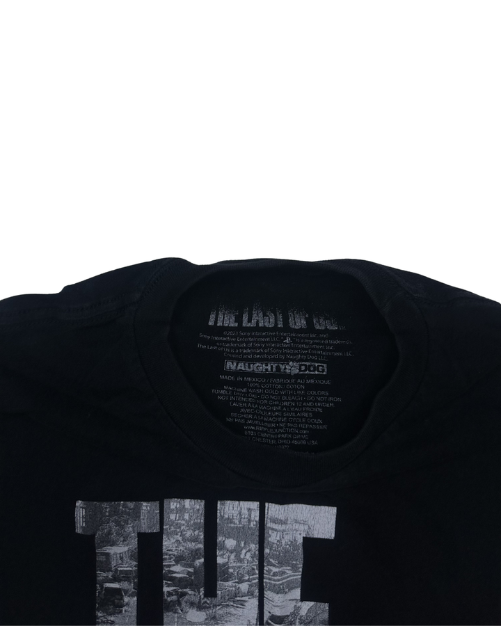 The Last of Us Graphic T-Shirt (medium)