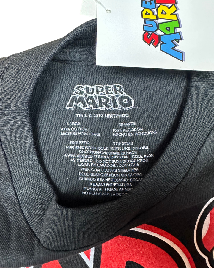Super Mario T-shirt (youth large)
